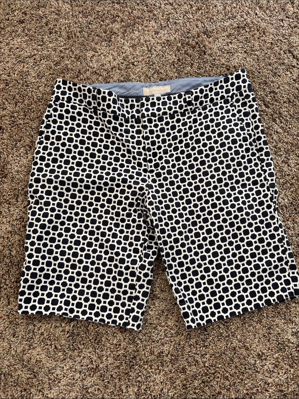 Banana Republic Black and White Geometric Women's Bermuda Shorts